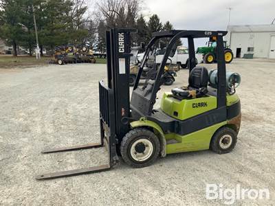 Clark C25 Forklift