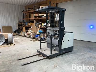Crown 3500 Series Shop Forklift/Stock Picker