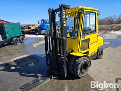 Hyster 65XM Enclosed Cab Forklift