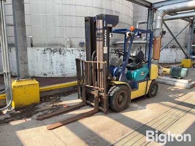 Komatsu FG25T-12 Forklift