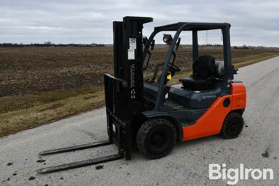 Toyota 8FGU25 Forklift