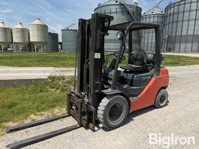 Toyota 8FGU25 Forklift