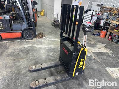Yale MPB045VGN24T2634 Electric Pallet Jack
