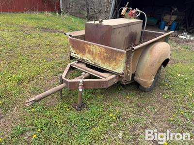 Chevrolet Pickup box trailer w/fuel tank