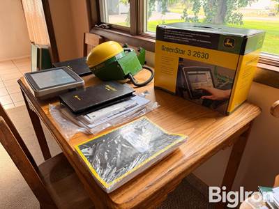 John Deere GreenStar 3 2630 Monitor w/StarFire 3000 Receiver