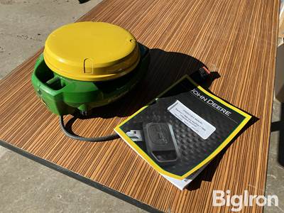 2024 John Deere Starfire 7500 Universal Receiver Positioning Globe