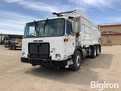 2010 Autocar Xpeditor T/A Garbage Truck