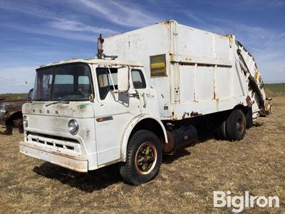 1978 Ford 8000 S/A Garbage Truck