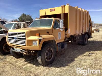 1990 Ford S/A Garbage Truck