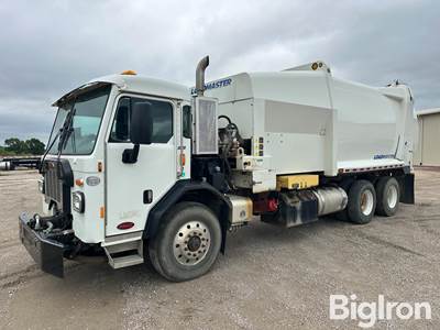 2017 Peterbilt 520 Loadmaster Sideloader T/A Garbage Truck