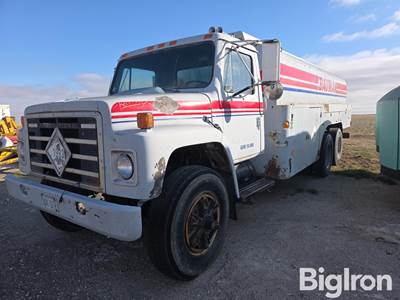 1986 International 1954 T/A Fuel Truck