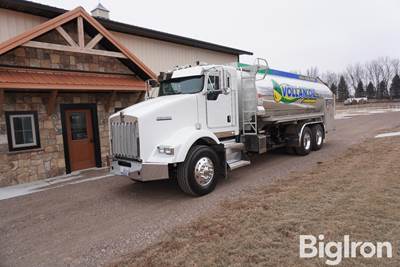2005 Kenworth T800 T/A Fuel Delivery Truck W/3 Reel 4200 Gallon Body