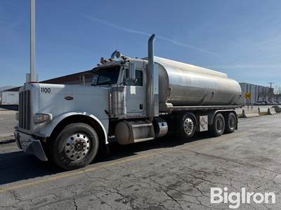 2014 Peterbilt 389 5,225-Gal T/A Fuel Tanker Truck