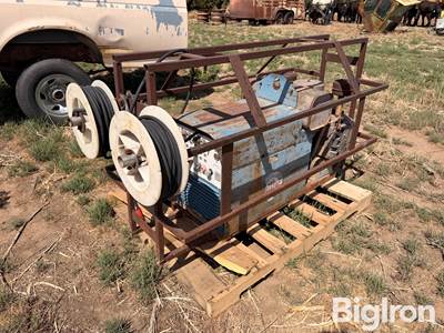 Miller AEAD-200LE Welder/Generator