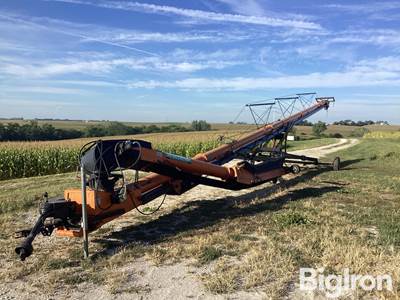 Batco 1590 90' Conveyor W/ Swing Away Hopper