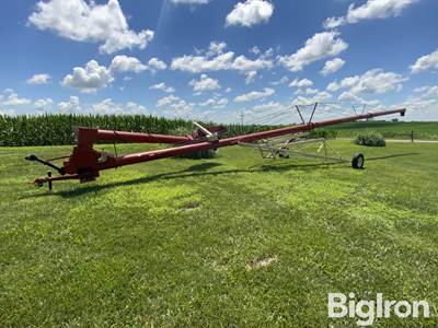 Buhler / Farm King 1070 Swing-Away Hopper Auger