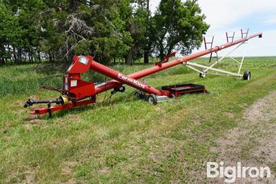 Farm King 1072 Auger w/Truck Hopper & Auger Walker