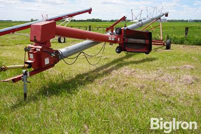 Feterl 1062 Auger w/Truck Hopper
