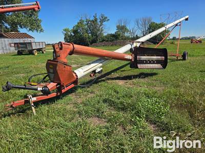 Feterl 1066 Auger w/Swing Hopper