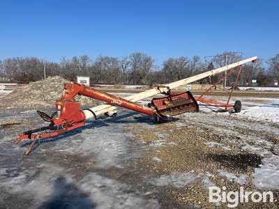 Feterl Auger w/Swing hopper