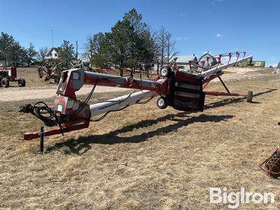Feterl 12” Diameter Auger w/Swing Away