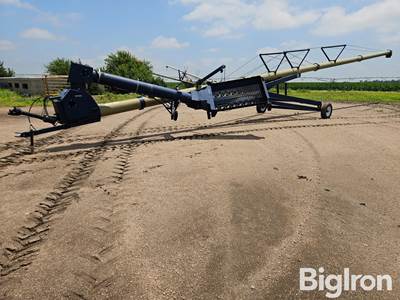 Harvest International H1382 Hopper Auger