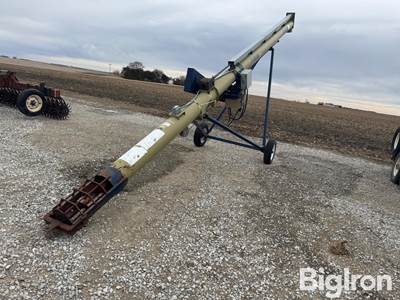 Harvest International T1032 electric powered auger