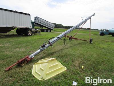 Hutchinson 6" x 45' Hydraulic Drive Auger