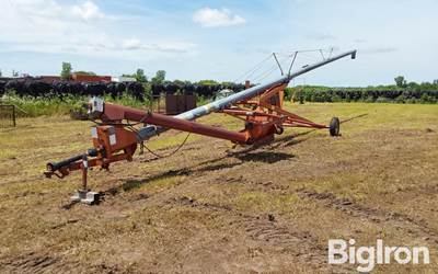 Mayrath 8"x51' Auger w/Swing-Away Hopper