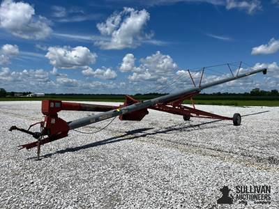 Mayrath 70' Swing-Away Auger