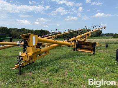 Sheyenne Westgo 1410 Auger Swing-out Hopper
