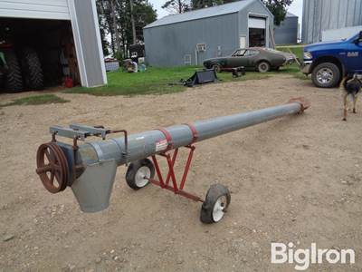 Auger On Wheel Stand 8" X 17'4"
