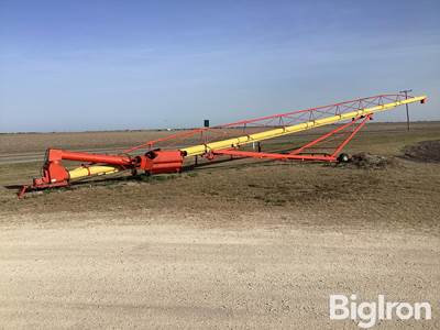 2009 Westfield MK 130-111 Plus Auger W/ Hydraulic Swing Hopper