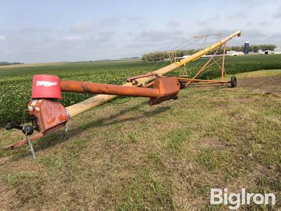 Westfield MK100-71 Auger with Truck Hopper