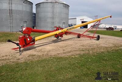 Westfield MKX 10-63 Swing Away Auger