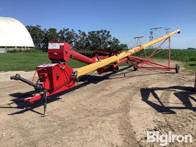 Westfield MKX 100-73 Auger w/Swing Out Hopper