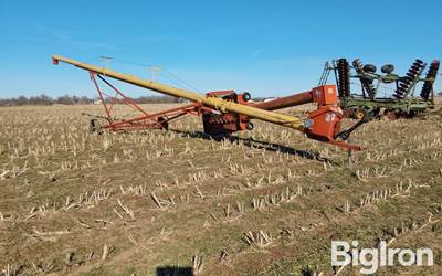 Westfield 10" x 61' Auger W/ Swing-Away Hopper