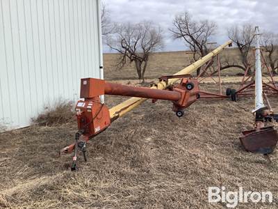 Westfield Auger w/Swing Out Hopper