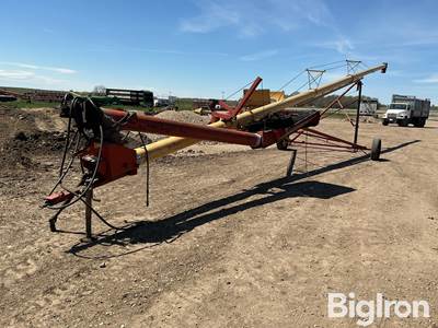 Westfield TR 80-61 Grain Auger w/Swing Hopper