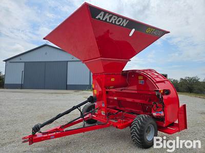 2020 Akron GTT4010 High-Capacity Grain Bagger