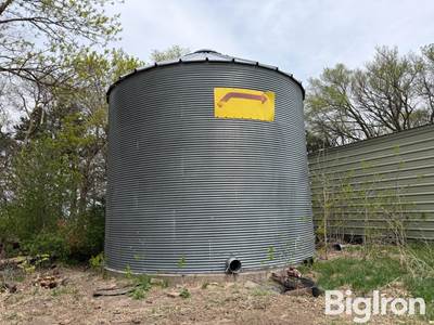 Chief 4,000 Bu Grain Bin