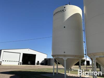2012 Meridian 13'6" Cone Bottom Grain Bin