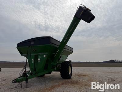 2013 Brent 1082 Grain Cart