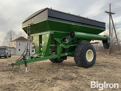 2009 Brent 1082 Grain Cart