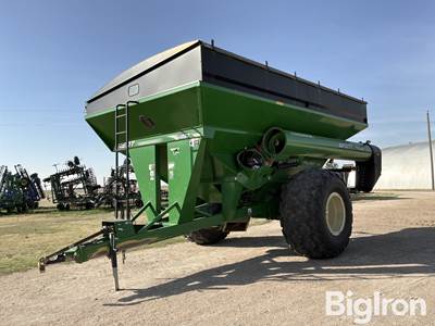 2015 Brent 1082 Grain Cart