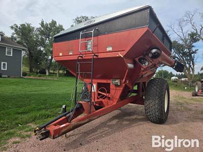 Brent 672 Grain Cart w/scale