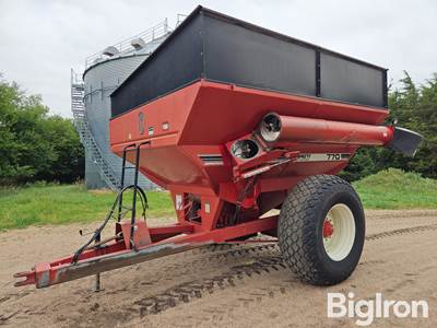 Brent 770 Grain Cart