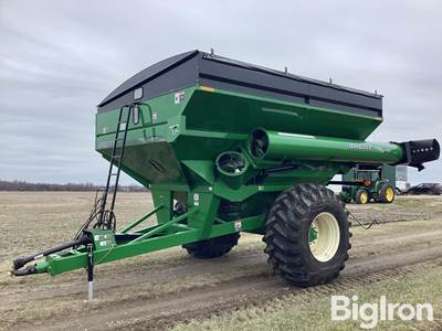 2011 Brent 782 Grain Cart