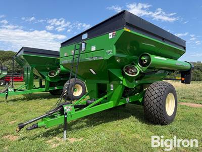 2013 Brent 782 Grain Cart