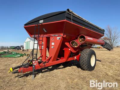 2009 Brent 882 Grain Cart